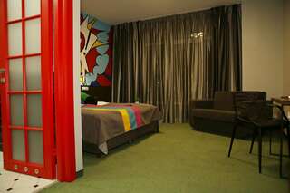 Отель Emigrand Art Hotel Ужгород Двухместный номер с 1 кроватью или 2 отдельными кроватями-4